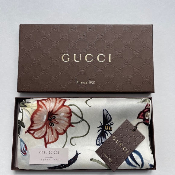 New Gucci Scarf Flora 3 Print Kris Knight Ivory Silk Wrap with Gucci Gift Box